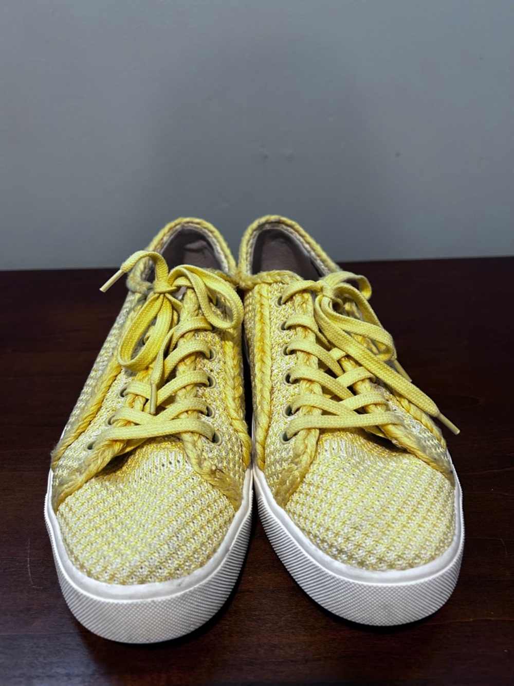 Sam Edelman light yellow Elena fabric sneaker 9.5 - Picture 2 of 14
